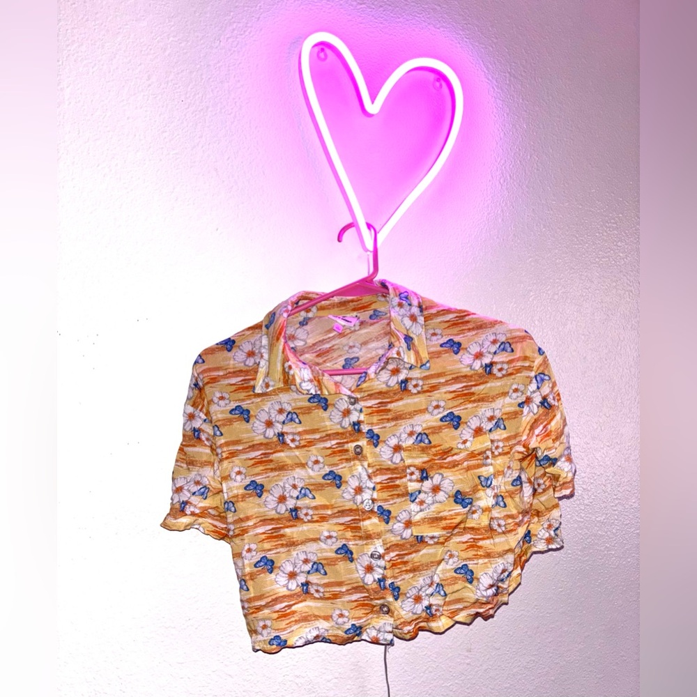Cropped floral and butterfly print button down